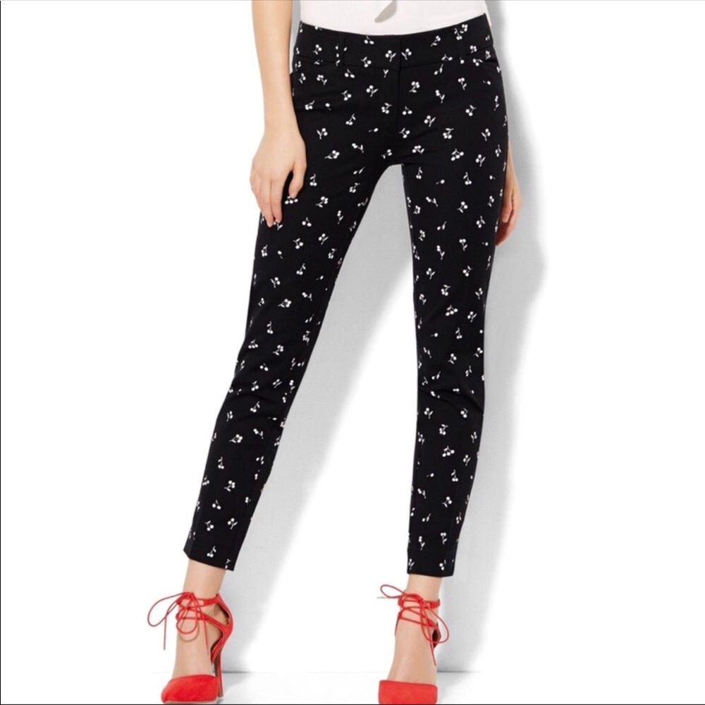 Black and white cherry print pant